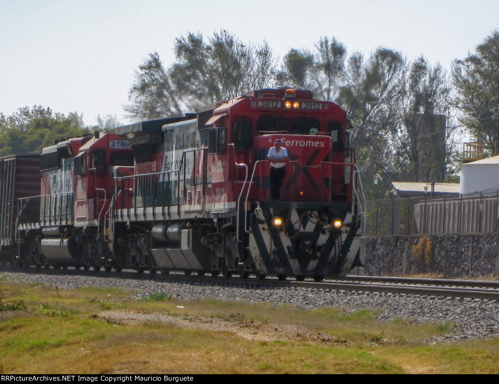 FXE Super 7 Locomotive leading a train